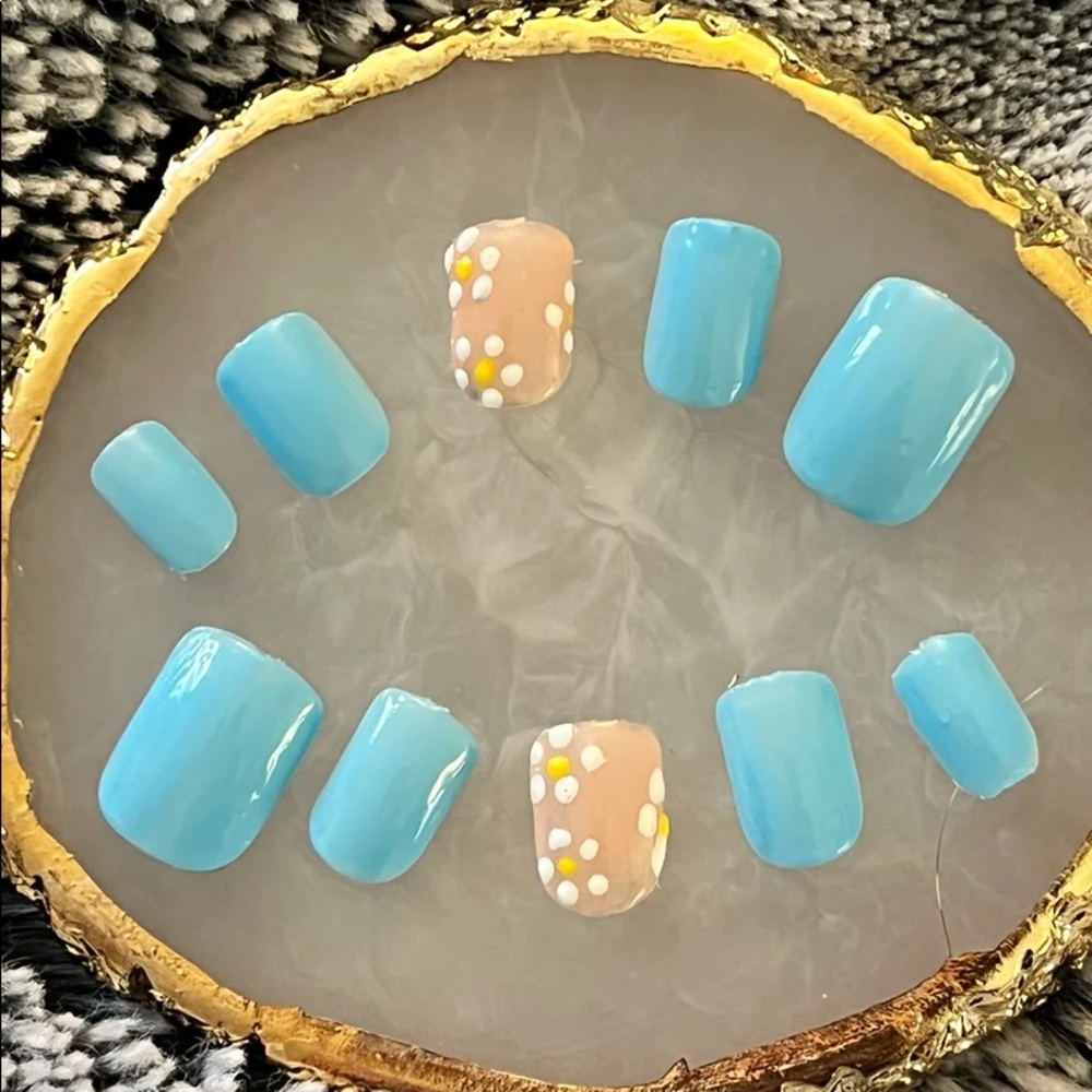 Glue on nails